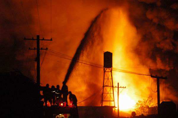 2022年国外的火灾事件,几十年前的一场大火灾