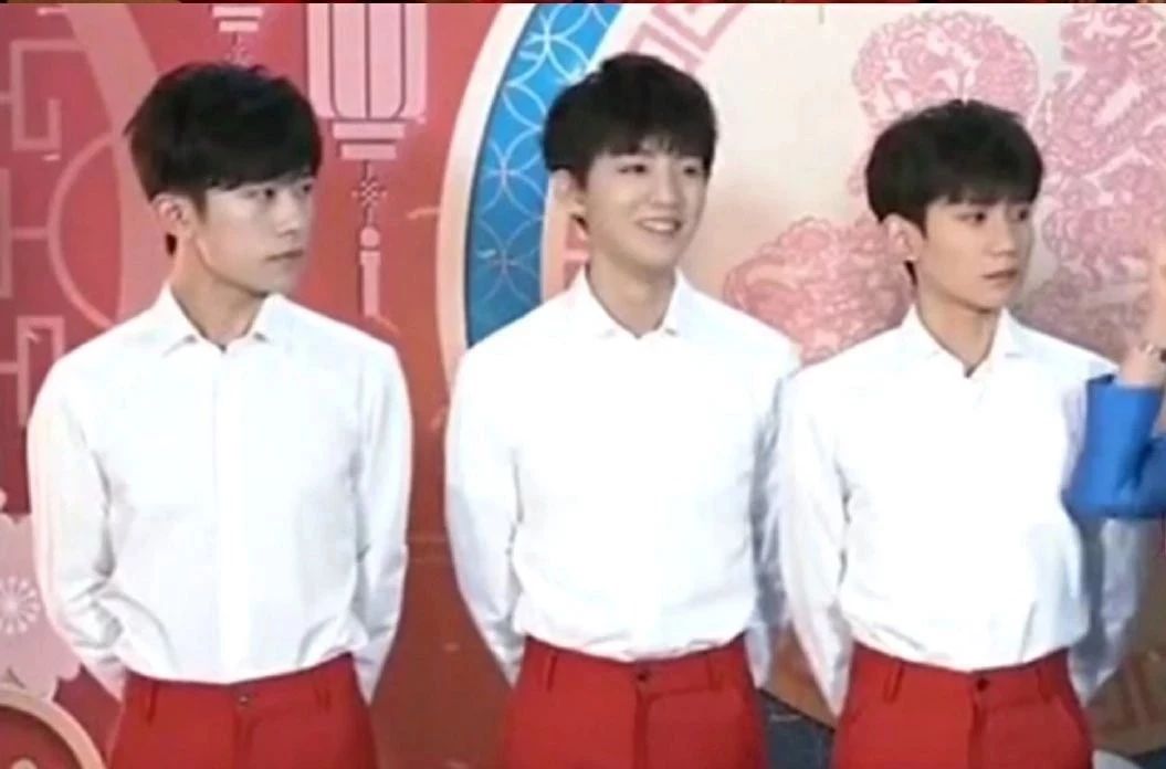 一起吃年夜饭看春晚,吃年夜饭看春晚的感受