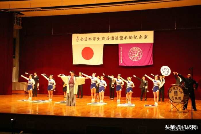 “爱”，“热血”与“永不言弃”：这就是《应援团》的故事