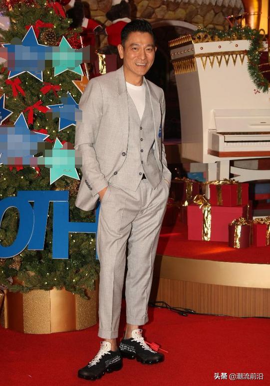 刘德华老了为什么装得很年轻,刘德华年轻时一脸褶子