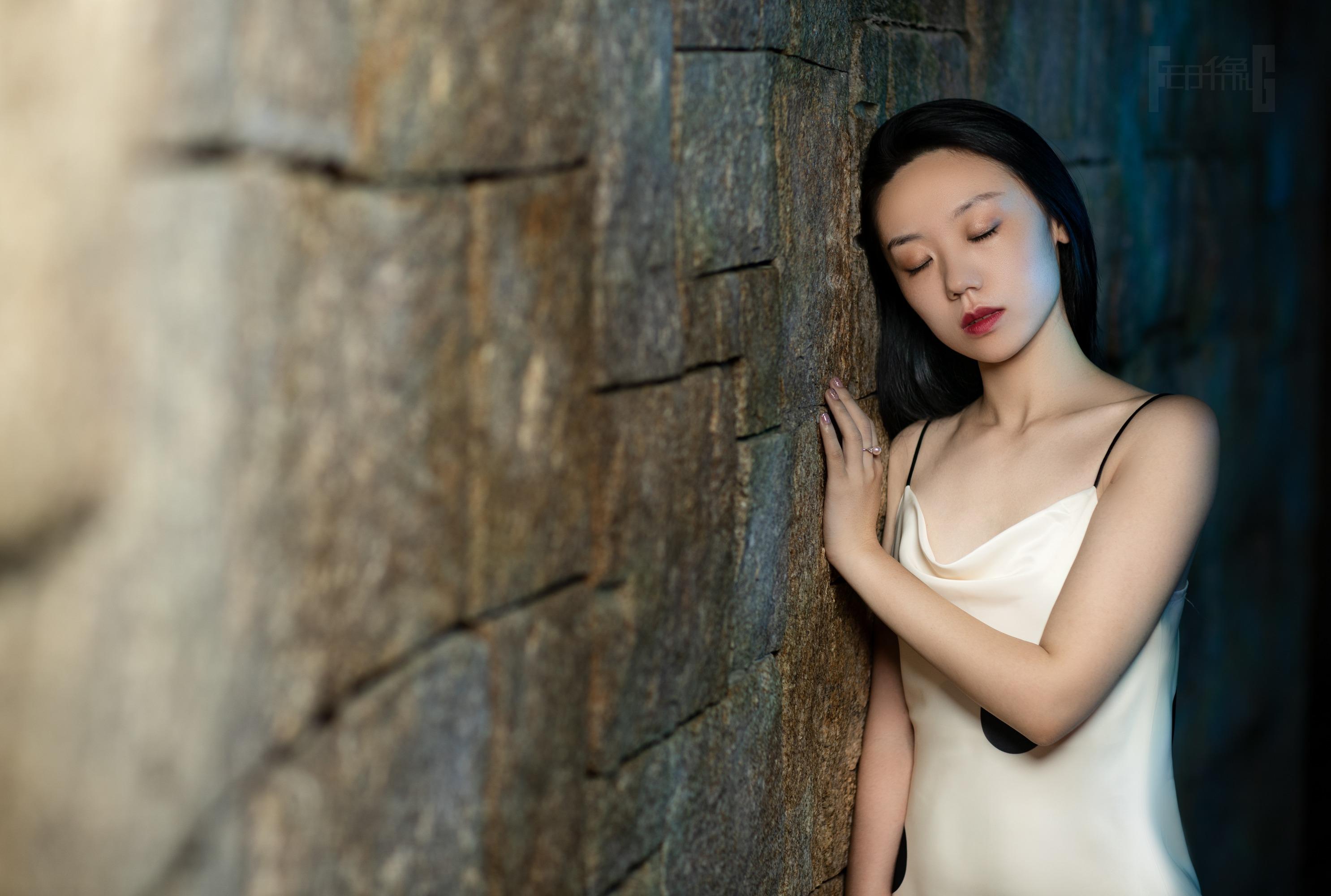 谁是谁前世的挂牵？谁又是谁今生的轻叹？