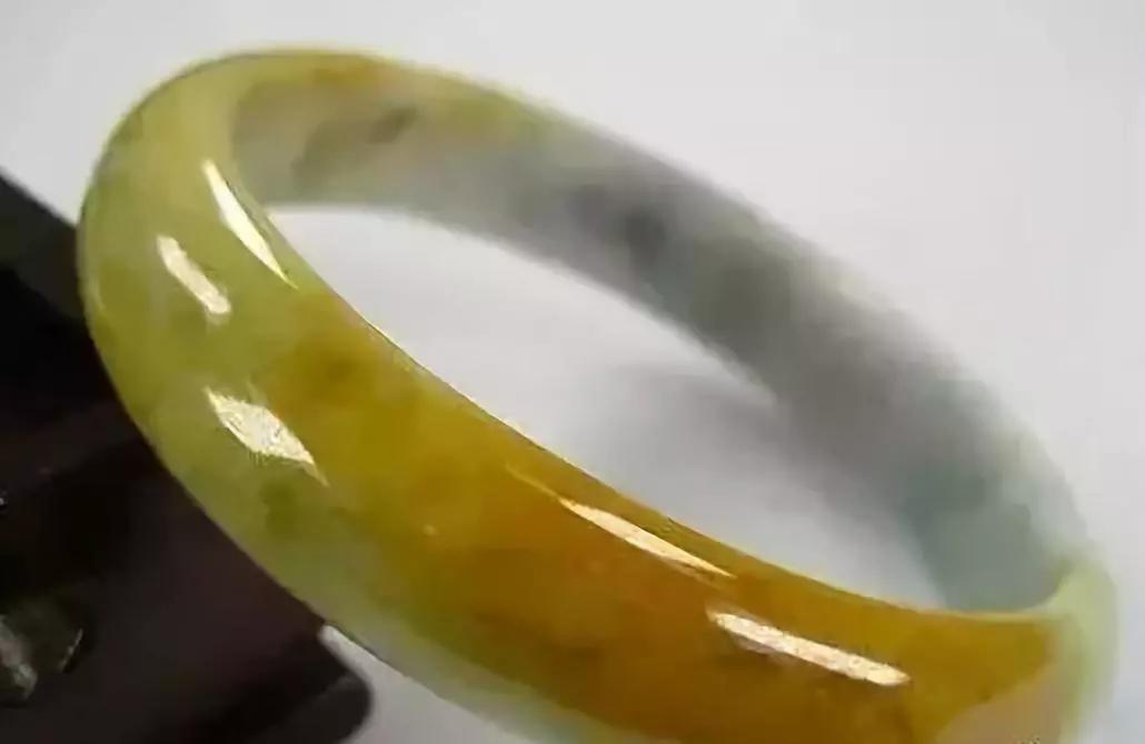 黄龙玉与黄翡翠的区别图片,黄翡翠与黄龙玉的肉眼如何区别