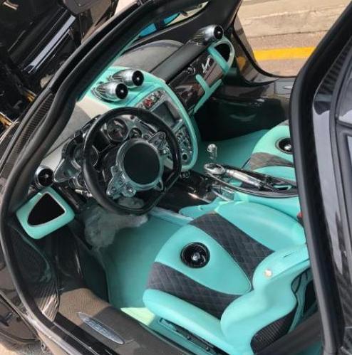 3800万的帕加尼风神，去天津上牌引关注，工作人员：不知道咋搞