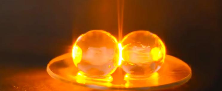 一颗葡萄放微波炉里加热会爆炸吗,微波炉加热葡萄为什么会爆炸