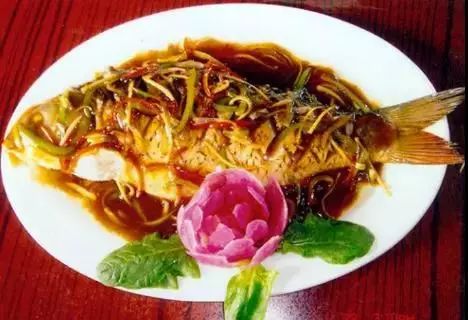 一泡而红！四川这座小城已火向全球，今天万人齐聚！