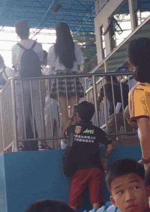 优衣库*拍偷**：“我在同学群里，看到了我的裸照”