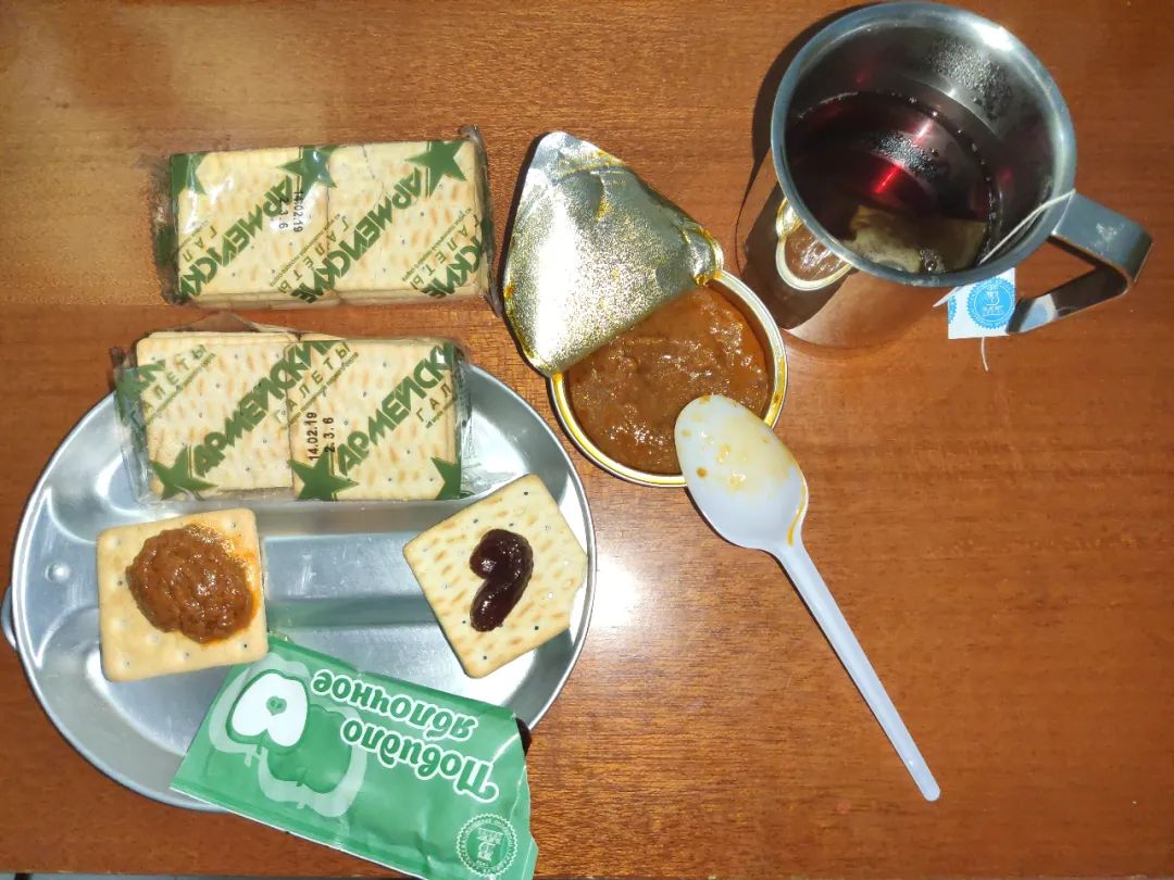 战斗民族吃什么？-俄军单兵24小时*战野**口粮3号餐测评丨评测