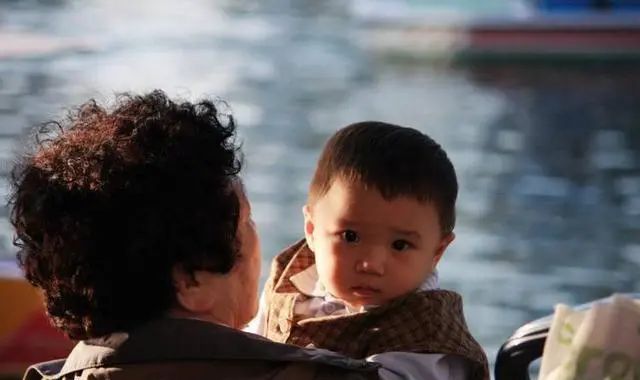 宝妈4000元请保姆,宝妈花5000请保姆