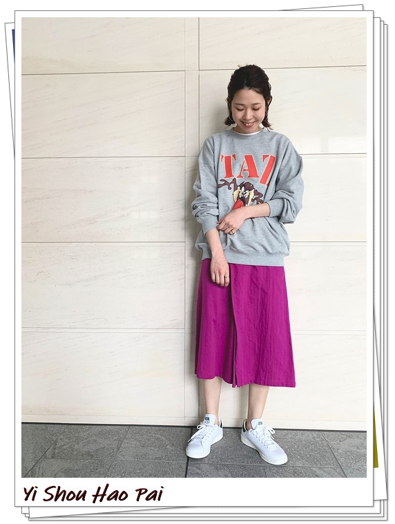 无帽灰色卫衣怎么搭配才好看,灰色无帽卫衣穿搭图片