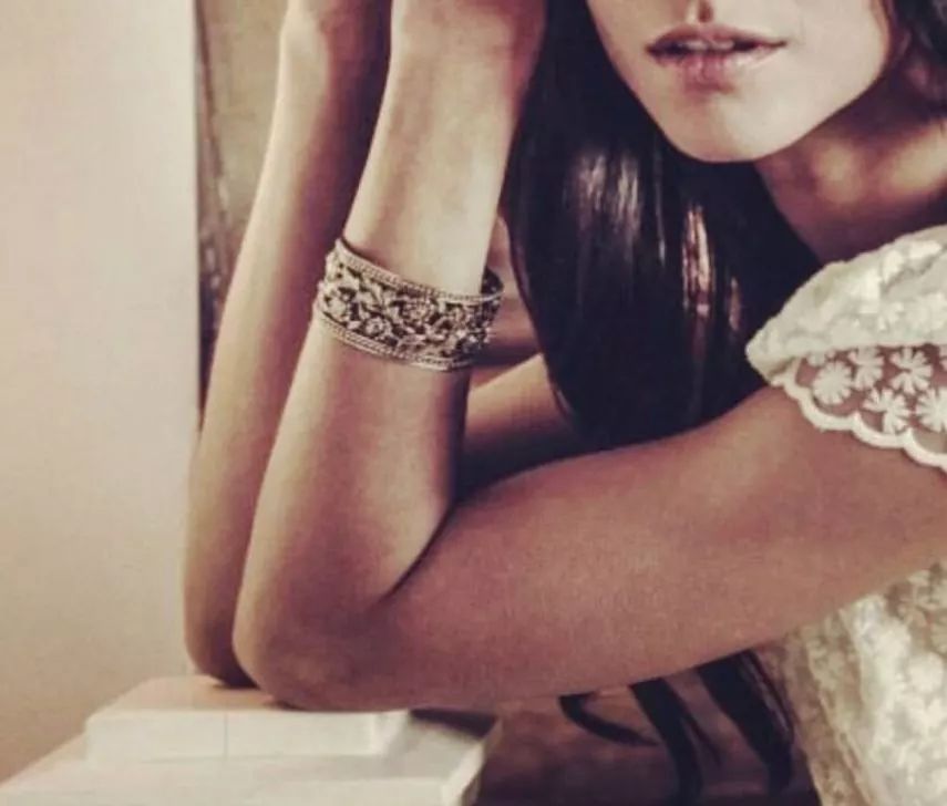 婚纱搭出时髦感｜不到百元的6件单品，手把手教给你