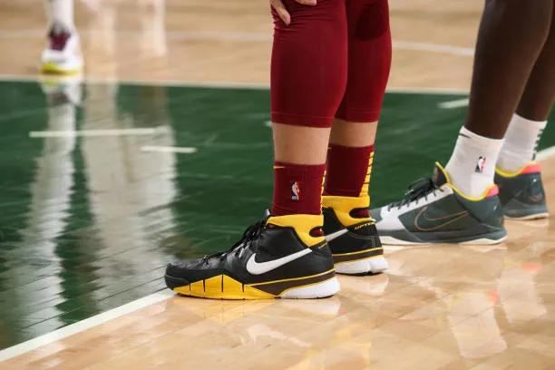 2020nba詹姆斯都上脚了哪些球鞋,詹姆斯上脚最新战靴
