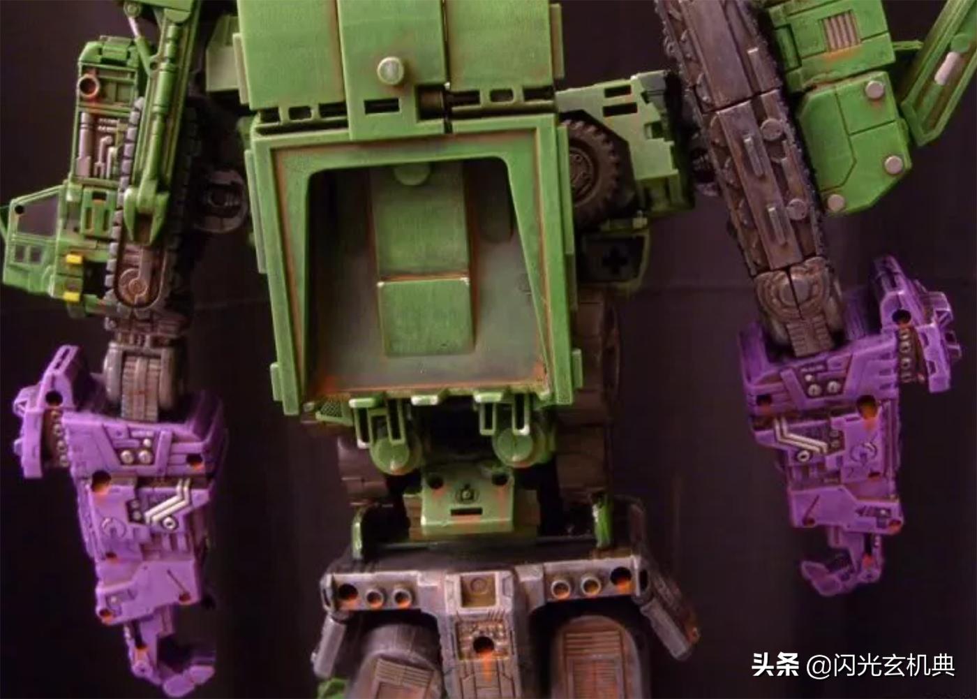 变形金刚动漫人物：重涂塑造战损严重的挖地虎组合-大力神