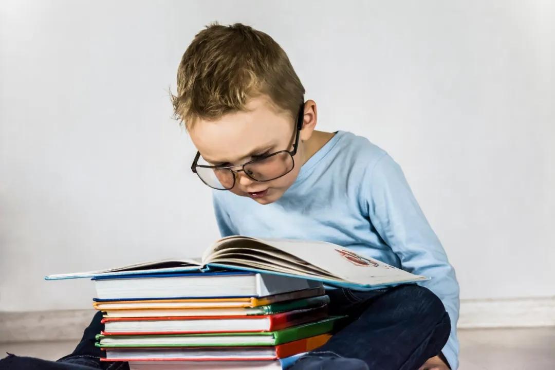 儿童轻度干眼症有哪些症状,儿童得了干眼症几岁表现出来