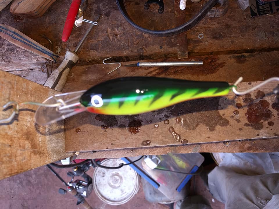 路亚钓鱼穷三代,路亚如何做假饵