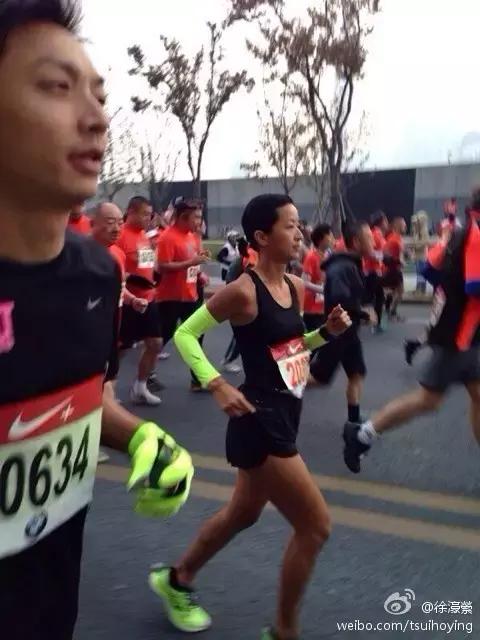 徐濠萦陈奕迅谁介绍的,徐濠萦年轻照片都演过什么电视剧