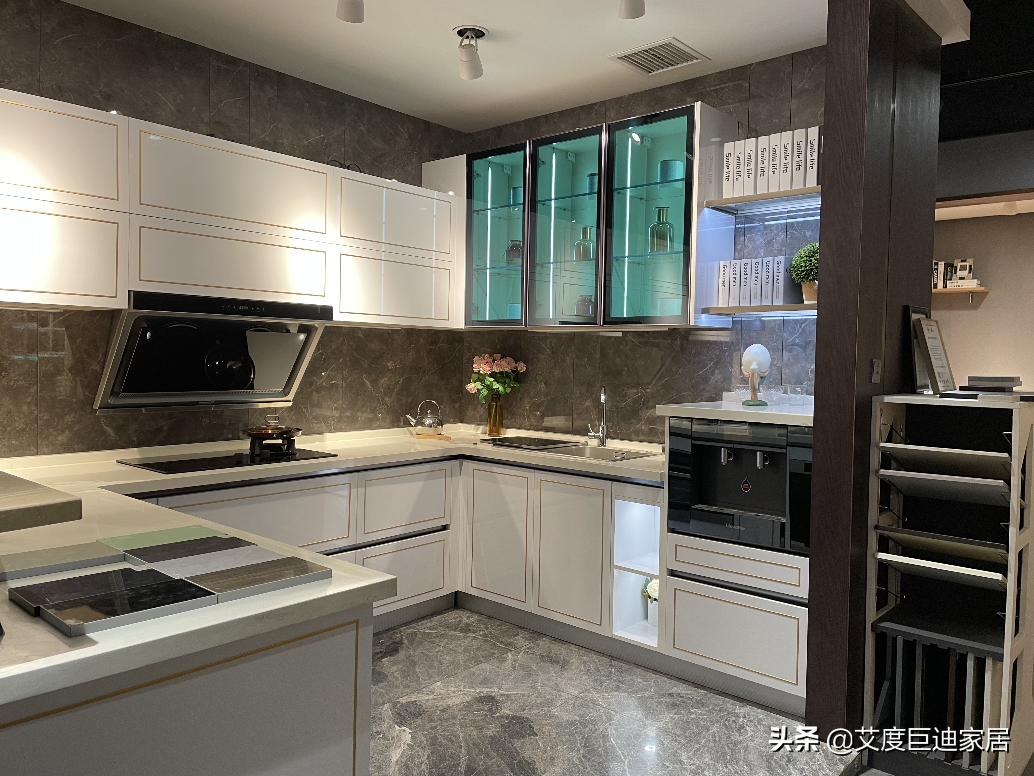 高端的橱柜灯选购技巧有哪些,专业集成灶橱柜选购注意事项