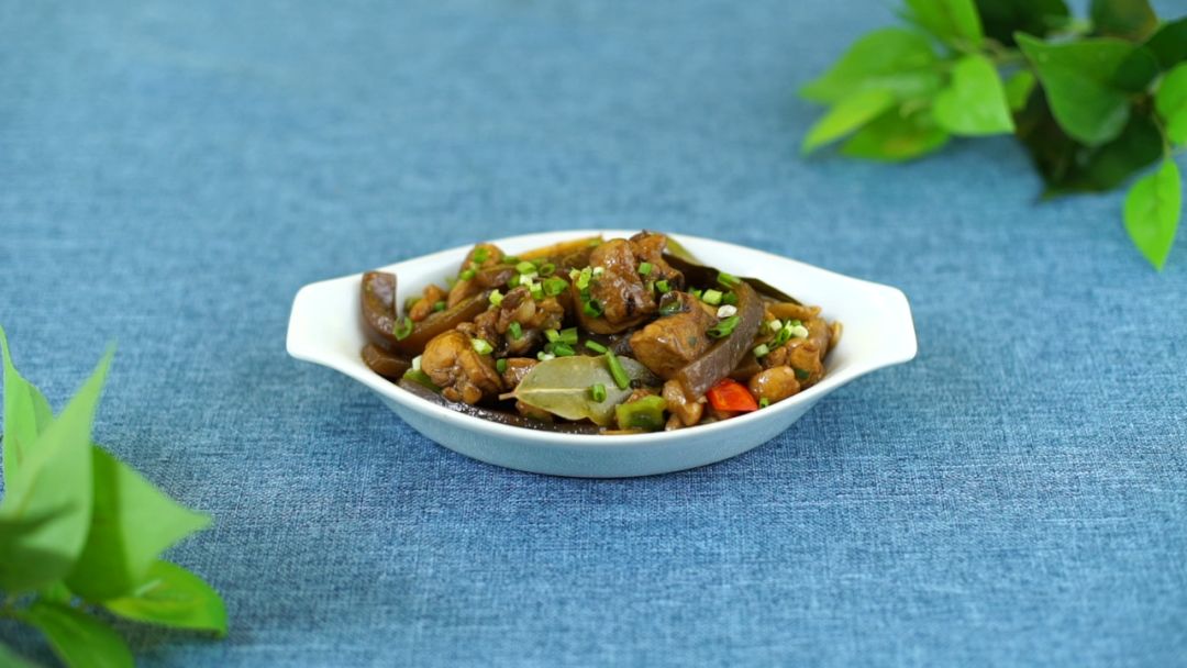 冰冻魔芋豆腐炒鸡腿,鸡腿魔芋豆腐做法大全