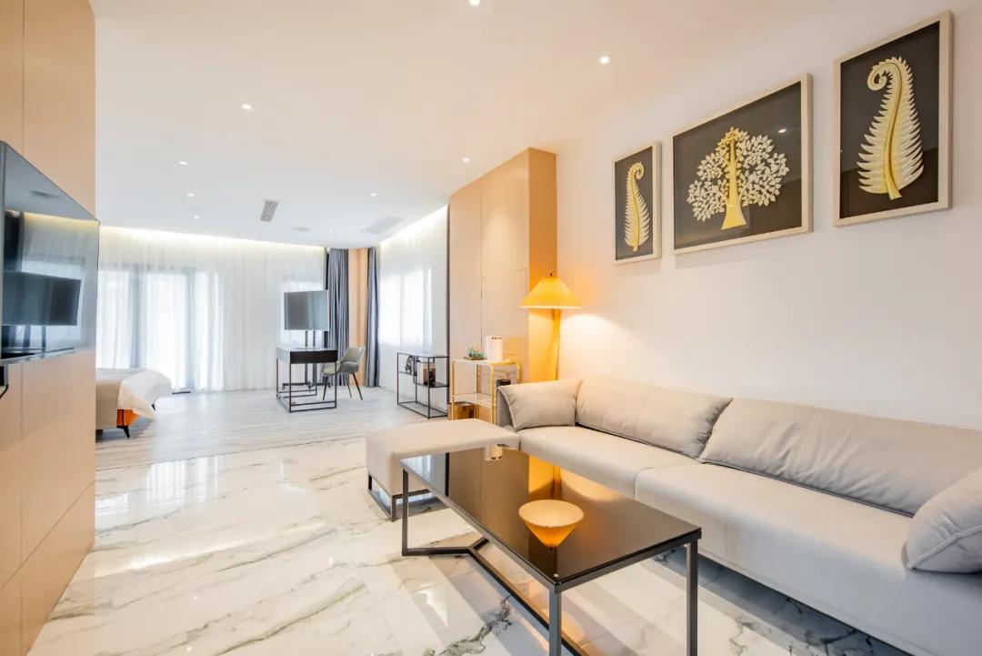 露天温泉小院精品,一房一厅庭院私家温泉