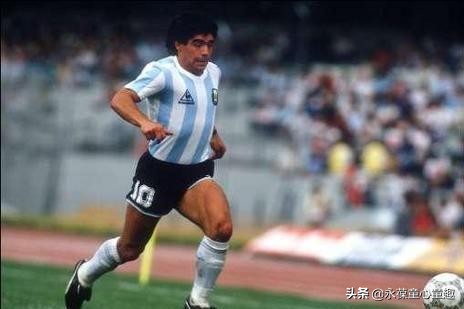 盘点足球历史最伟大的100位球星,中国足球十大最佳前锋排名一览表