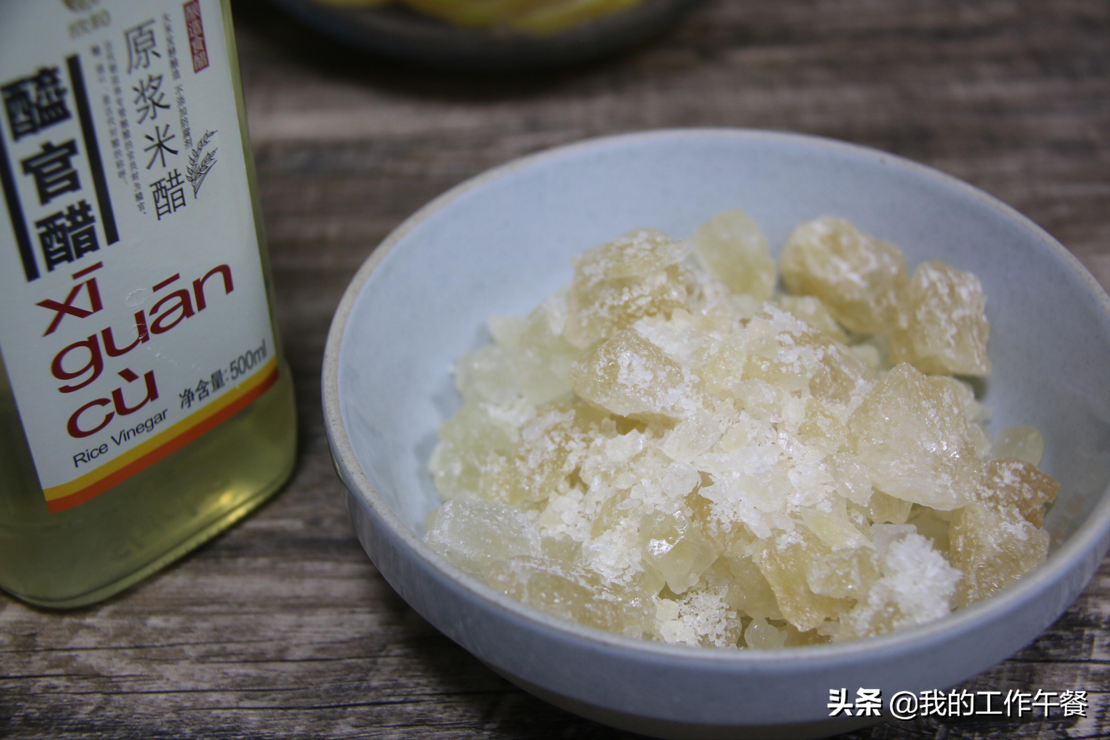 柠檬别在泡水喝了用白醋泡一泡,柠檬和白醋泡在一起作用有哪些