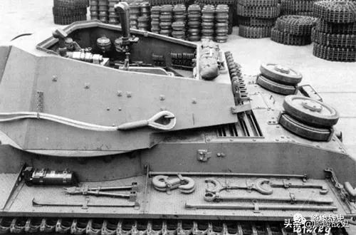 二战德军野蜂式自行火炮,二战德军sfh15榴弹炮