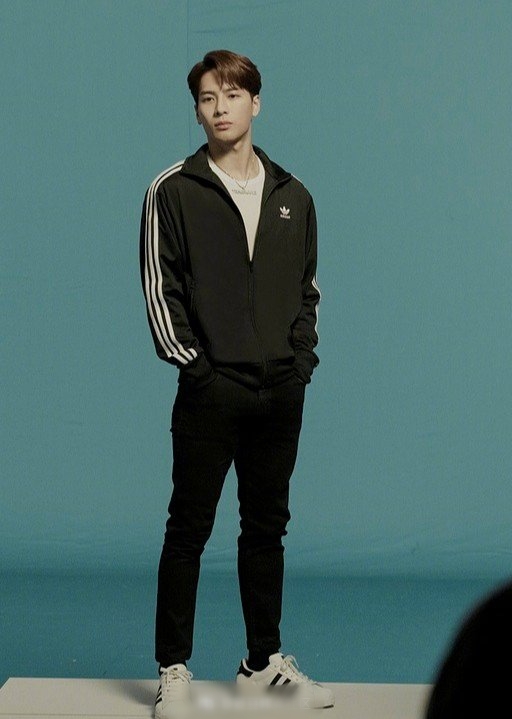 王嘉尔2016,王嘉尔2017时尚先生