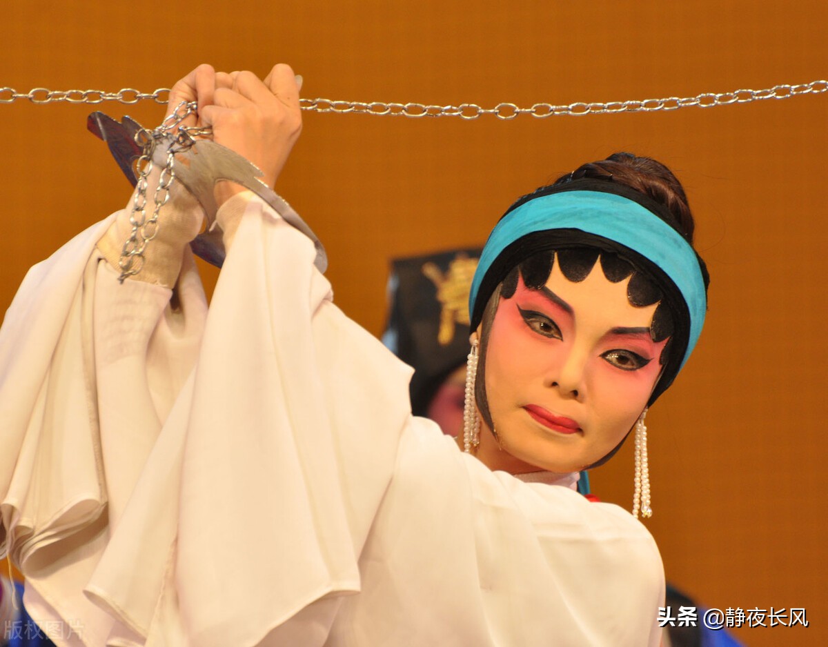 血溅白练，六月飞雪，大旱三年，窦娥死前为何要许下这三桩誓愿？