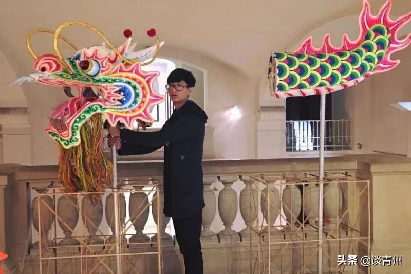 中国人烧给死人的纸扎，登上巴黎设计周，还被法国的博物馆收藏