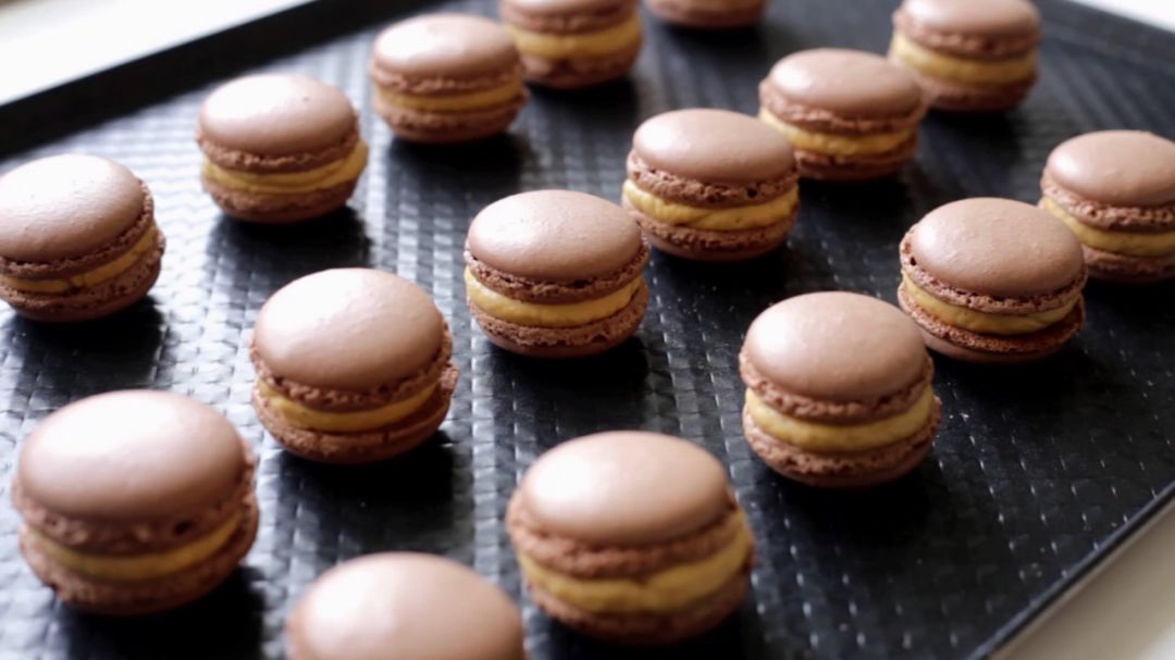 马卡龙可可夹心怎么做,法式可可马卡龙做法