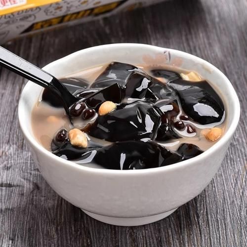 清热解暑的烧仙草做起来超级简单,烧仙草夏日解暑