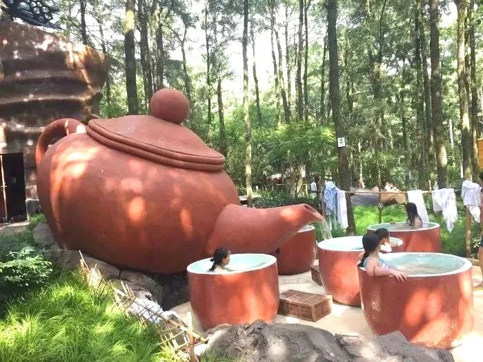 昆明周边好玩的温泉,昆明新亚洲体育城最大的温泉水疗