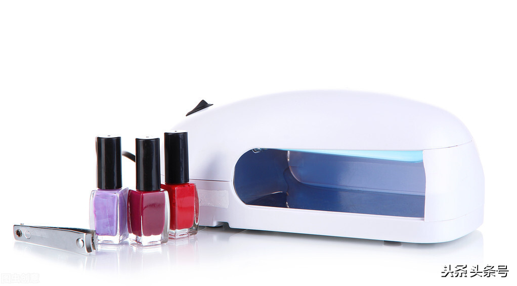 做美甲怎么防止手变黑小妙招,做的美甲颜色变黑了怎么办