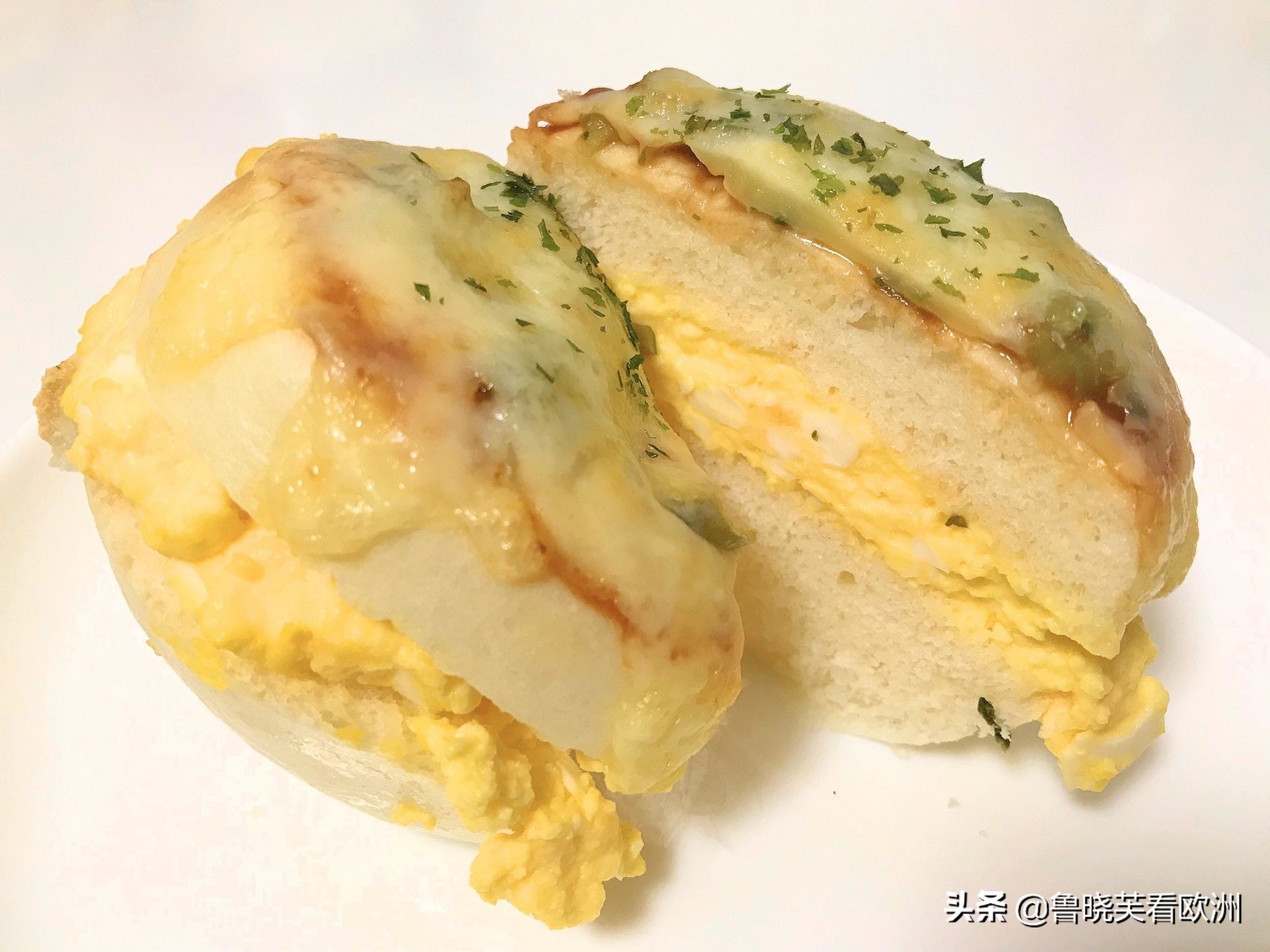 日本百年老店“无馅包子”疯抢，中国游客一尝：TM就是馒头啊？