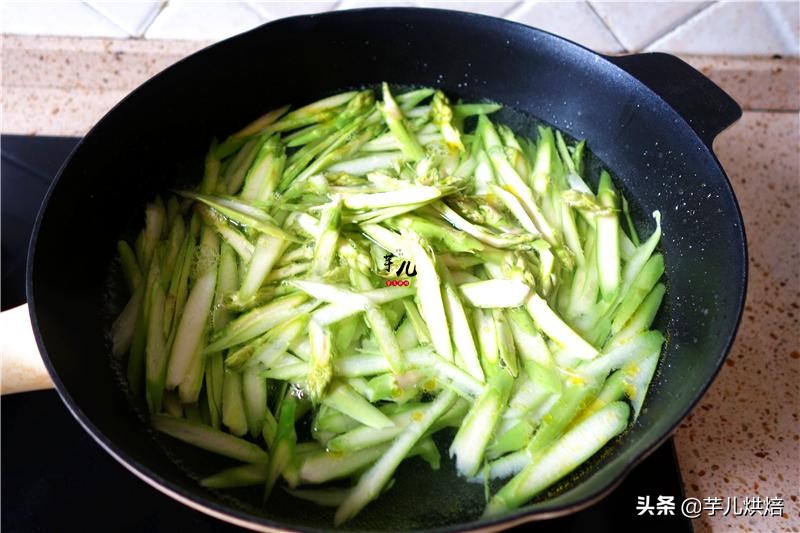 炒芦笋的家常做法需要焯水吗,炒芦笋5种最好吃的做法