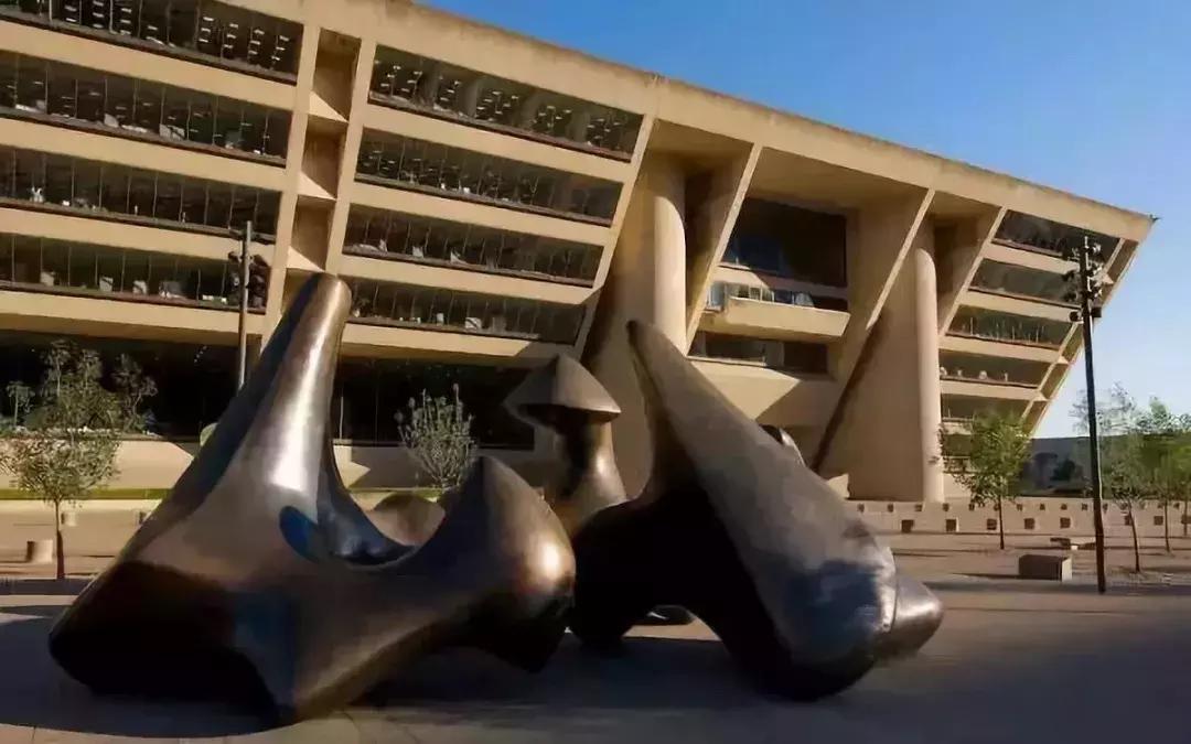 亨利摩尔著名作品名称,亨利摩尔个人资料