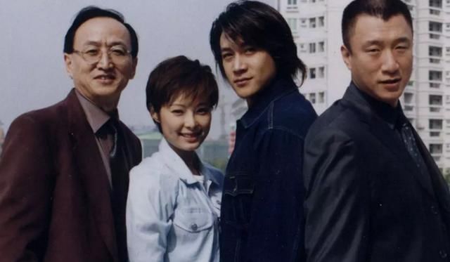 丁嘉丽给赵宝刚下跪是真的吗,丁嘉丽哭跪赵宝刚完整版