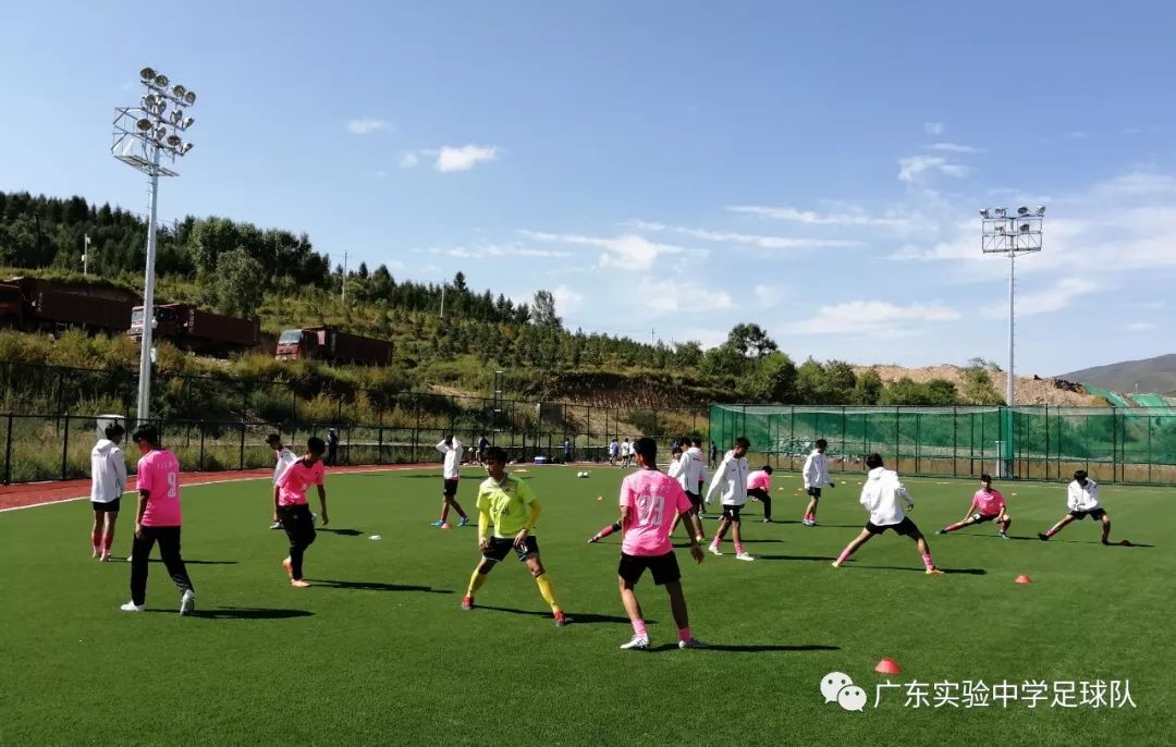 只争朝夕不负韶华一年级,只争朝夕不负韶华学校