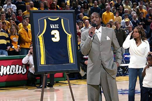 韦德球衣3号热火队,韦德3号球衣退役仪式青春落幕