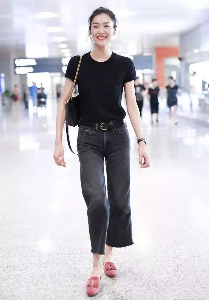 刘雯、倪妮不费力就很时髦原来是脚上的拖鞋太美了