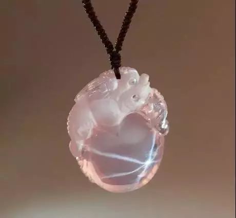 草莓晶与粉晶有什么区别,草莓晶是粉透的好还是红润的好