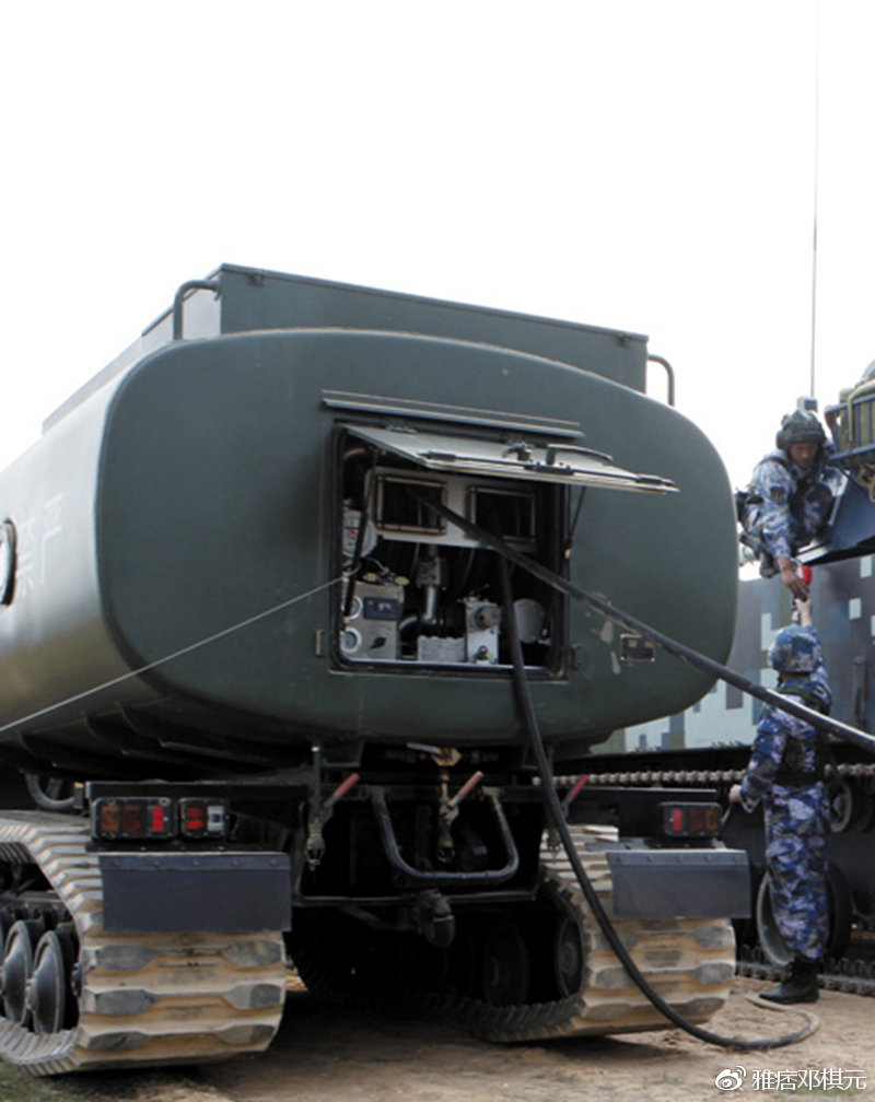 铰接式履带全地形车,中国最新款蟒式履带军用全地形车