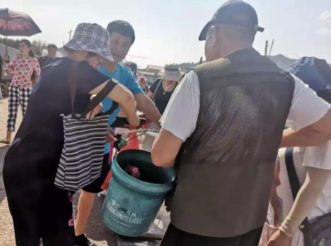 青岛开海了新鲜肥美的海鲜已上市,青岛开海红岛海鲜八大关