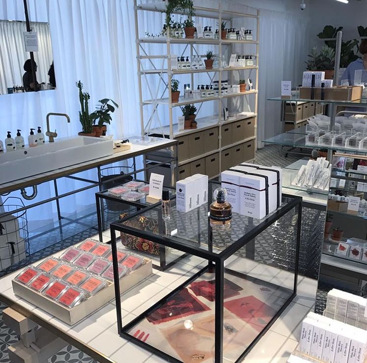 ZARA竟然出彩妆了