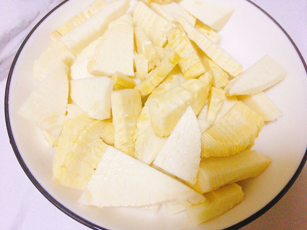 竹笋怎么做好吃又简单家常做法,番茄豆腐竹笋焖鱼的做法大全家常