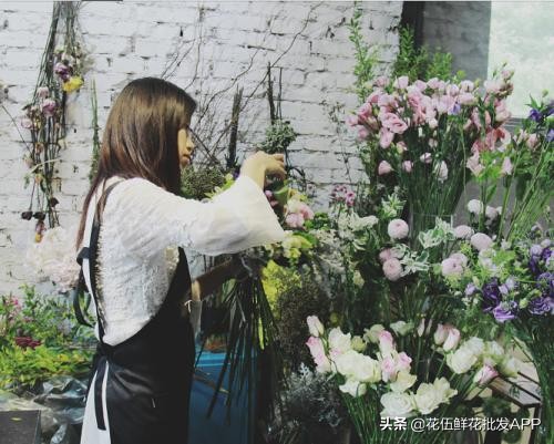 怎样才能开一个花店赚钱,如何开一间花店赚钱