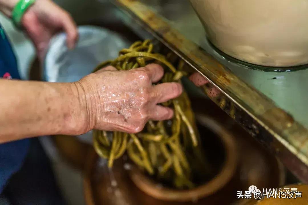 泡菜下酒越喝越有，汉口老杆的硬核下午茶