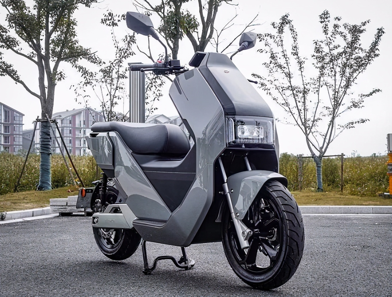 电摩续航超过200公里,时速100续航200以上的电摩