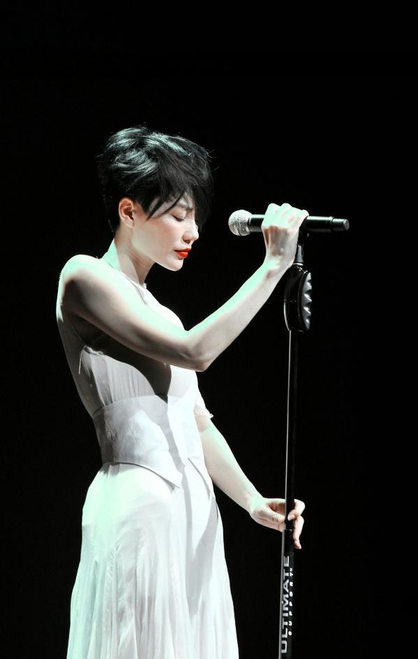 盘点谢霆锋王菲复合过程,谢霆锋王菲恋情的坎坷岁月回忆