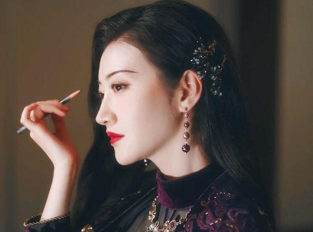 景甜的十年演艺之路,景甜2017年人气爆表势头强劲