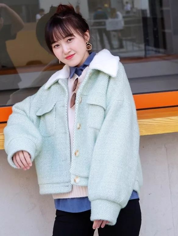 冬天气质淑女型穿搭,穿清冷慵懒风衣服